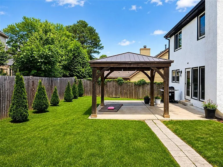 952 Bridgegate Dr NE — Photo 17