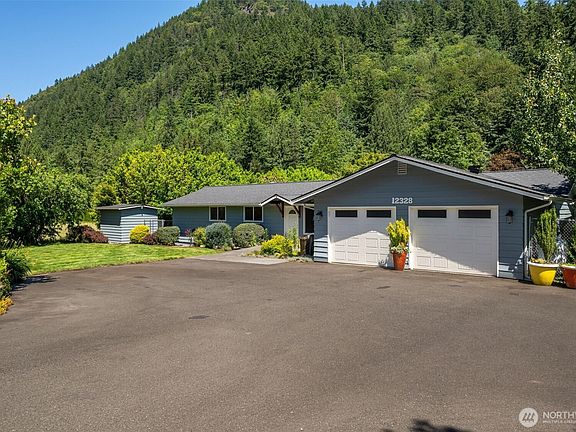 3rd image of 12328 Issaquah Hobart Road