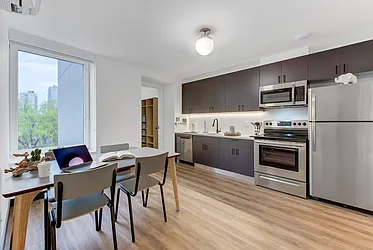 186 North Sixth Street, #302