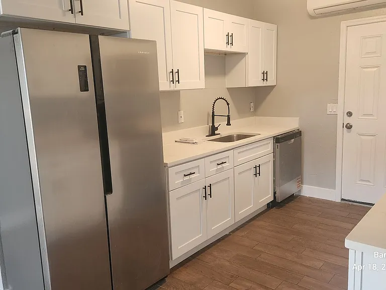 126 W Gardiner Ct — Photo 5