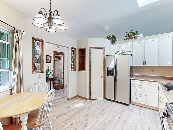 5th image of 1789 Glenwood Dr