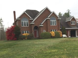 159 Valview Dr, Auburn, ME 04210