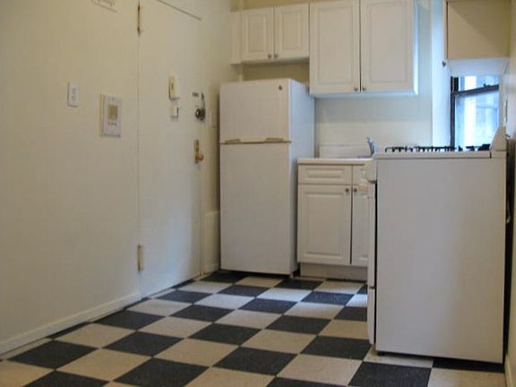 5th image of 91 Bedford St Floor 3