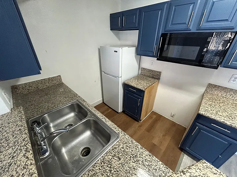 5154 S Jones Blvd #202 — Photo 9