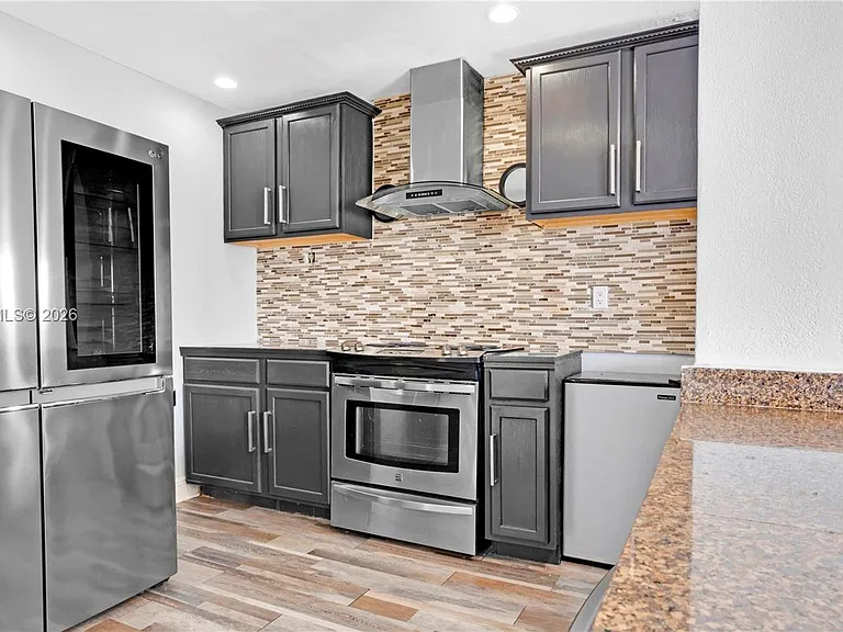 7925 Carlyle Ave #403 — Photo 12