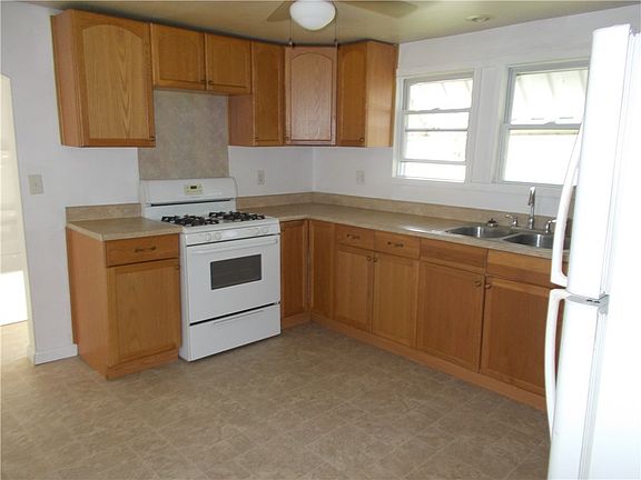 3rd image of 419 S South 7th St