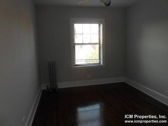 4th image of 2211 W Foster Ave #3F