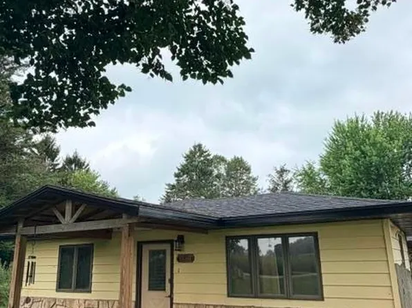 N9055 Lakeshore Dr, Beaver Dam, WI 53916