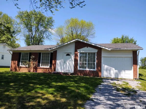 104 Cherokee Dr, Vienna, IL 62995