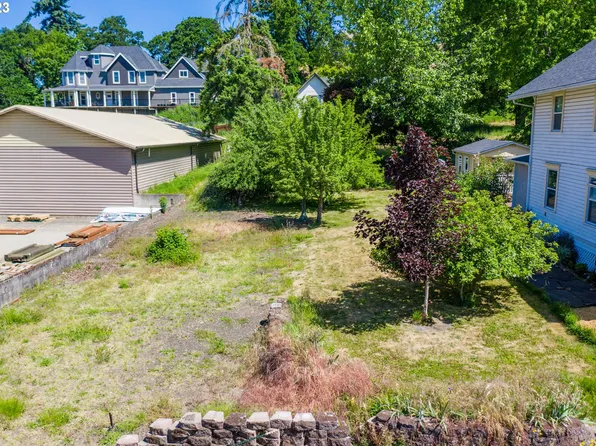 211 Stanard Ave, Brownsville, OR 97327
