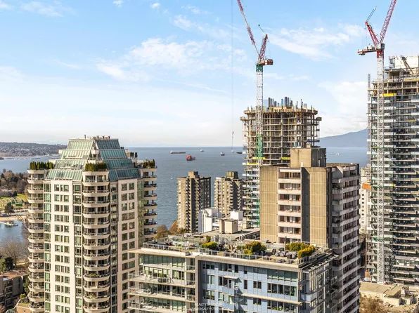1289 Hornby St #2702, Vancouver, BC V6Z 0G7