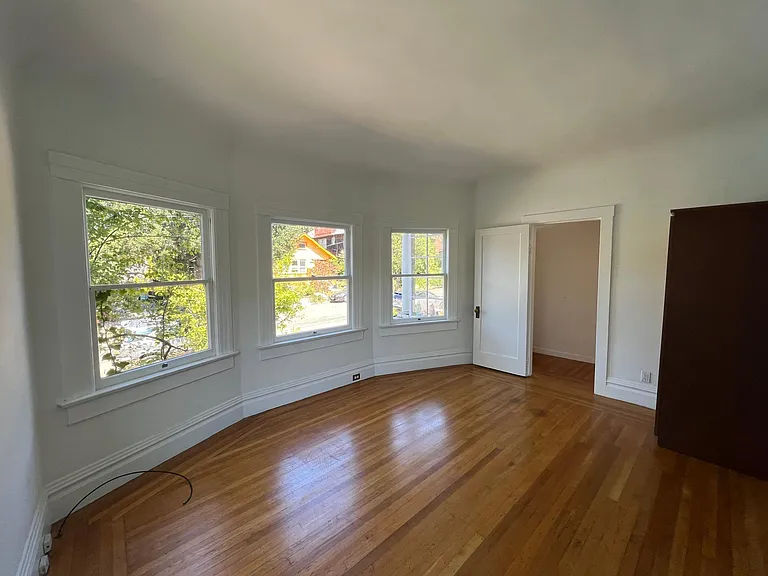 2318 Howe St #A — Photo 2