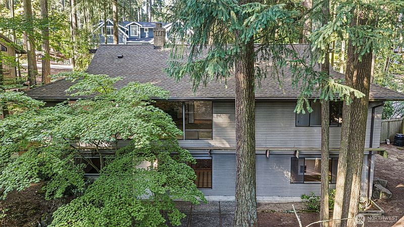 2nd image of 12929 NE 25th Place