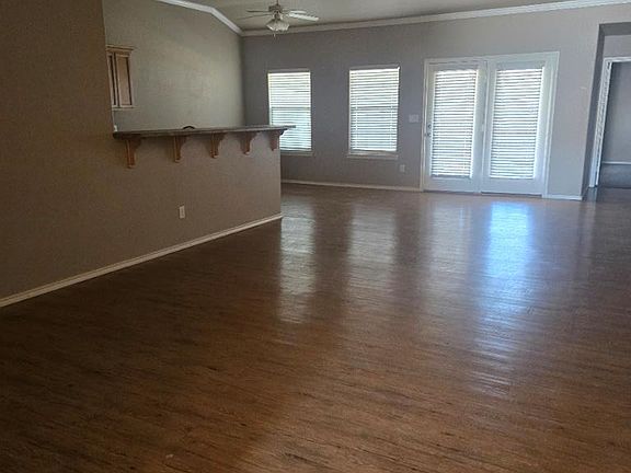 2nd image of 913 Beal Pkwy
