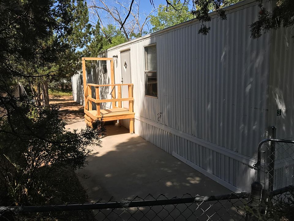 Side yard, new stairs.