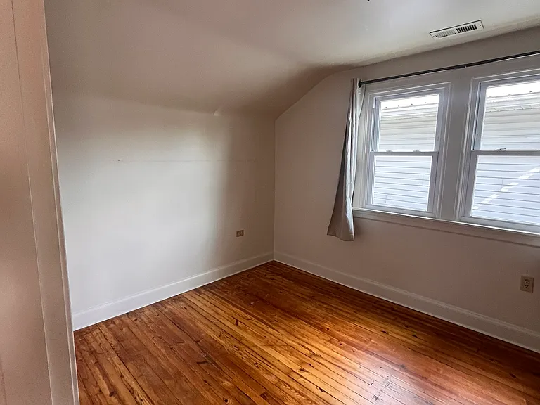 1217 Schiller Ave #2 — Photo 9