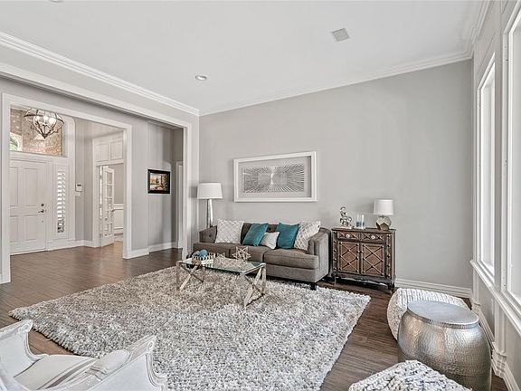 5th image of 803 Kleberg Ct