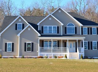 92 Robin Hill Rd, Groton, MA 01450