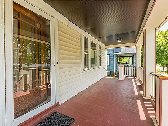 3rd image of 480 Benton St