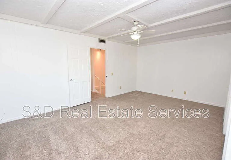 2221 9th St SE — Photo 19