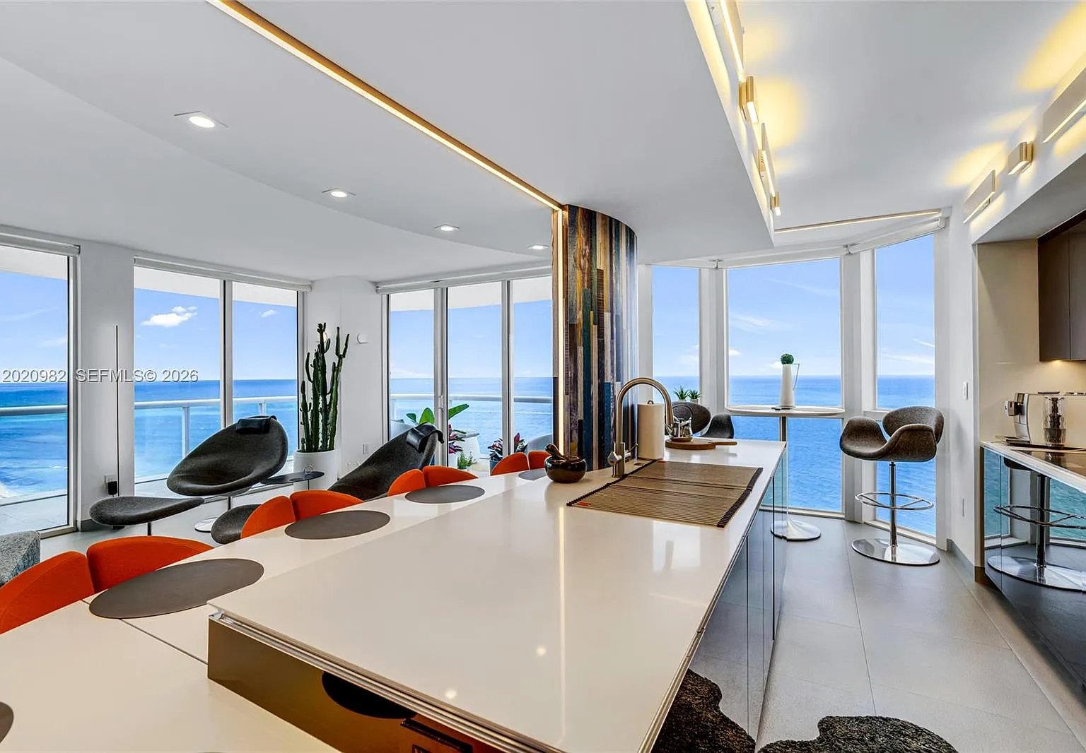 Akoya Condo — Photo 4