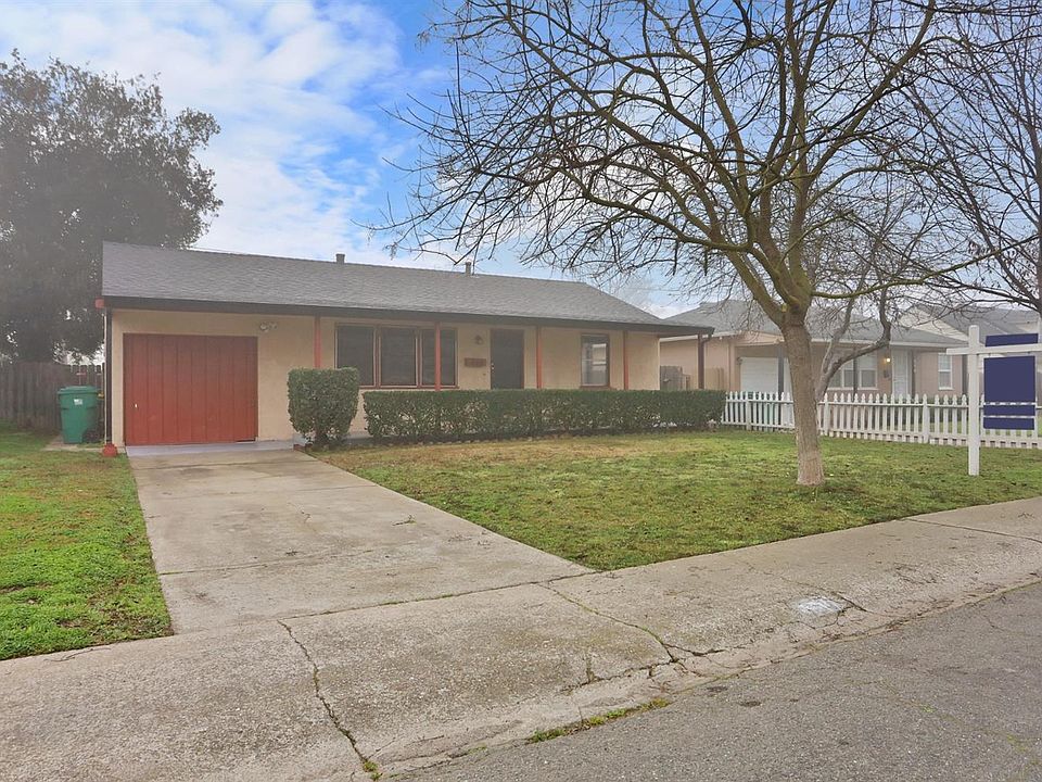1st image of 556 E Essex St