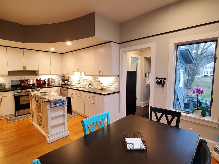 5 Williams St #1 — Photo 3