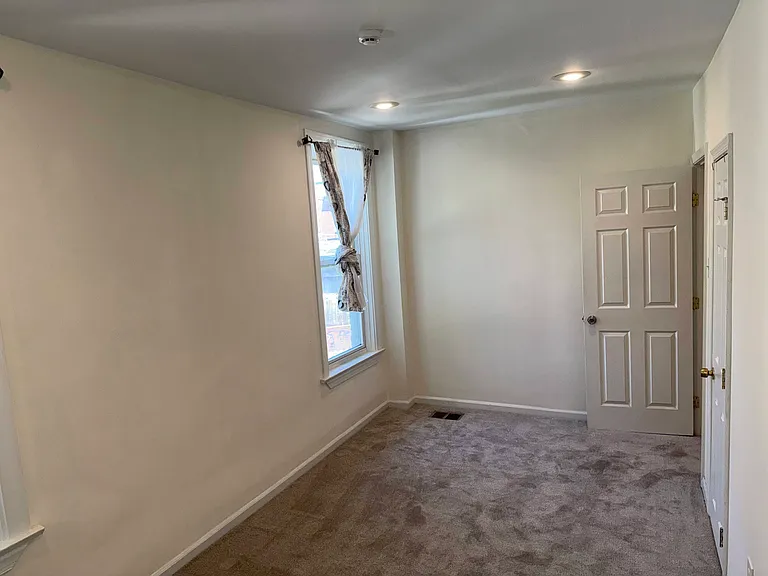 917 Hamilton St NW — Photo 9