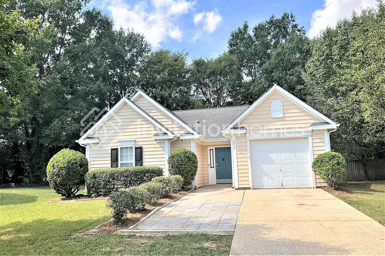 6617 Sweetfield Dr Charlotte, NC 28269 — Photo 1