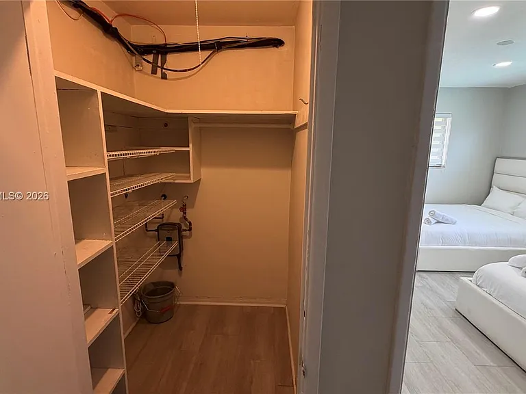 10000 E Bay Harbor Dr #14 — Photo 10