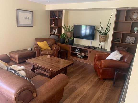 2nd image of 8215 NE 115th Pl