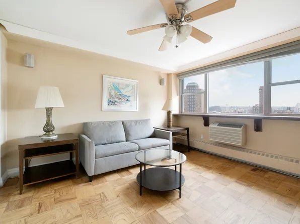 75 Henry Street image 6 of 9