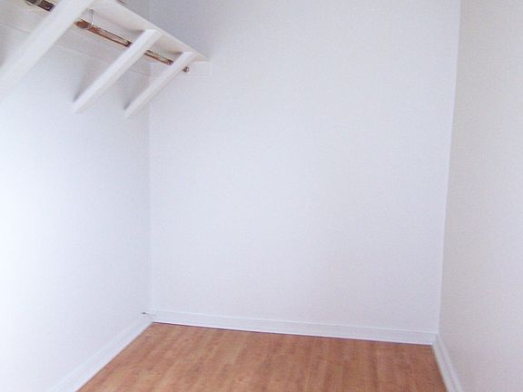 5th image of 260 Riverview Ave APT D