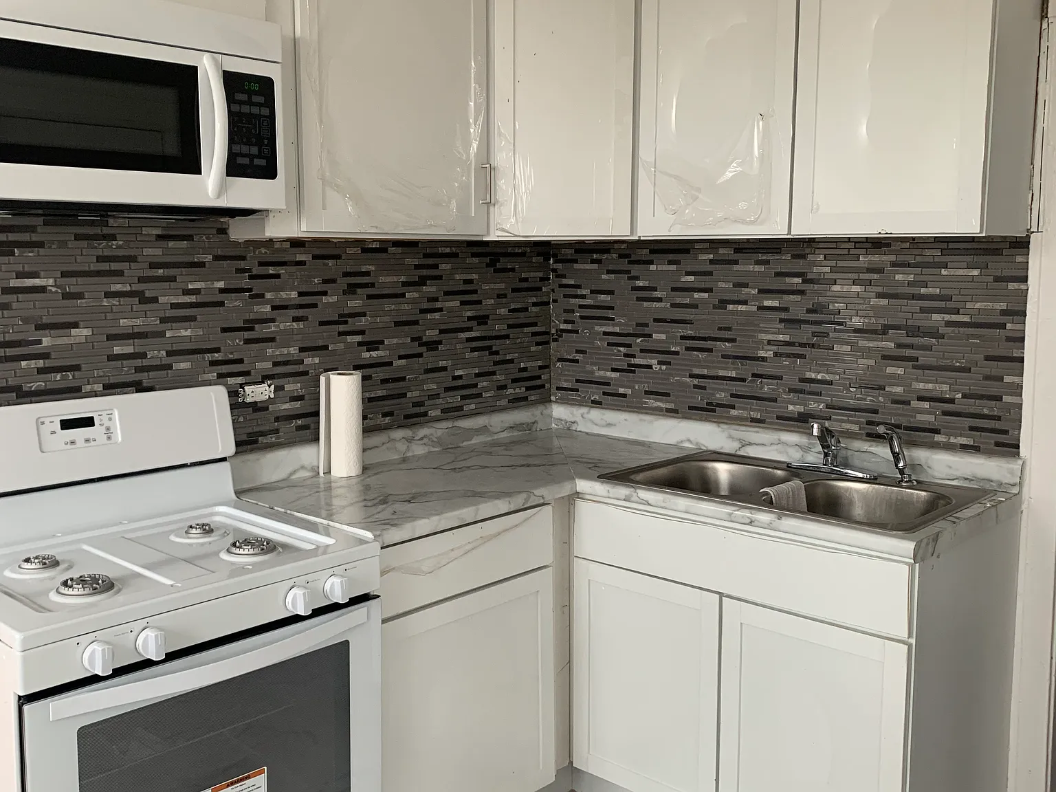 3 bed, 5237 sqft, $1,500 — Photo 2