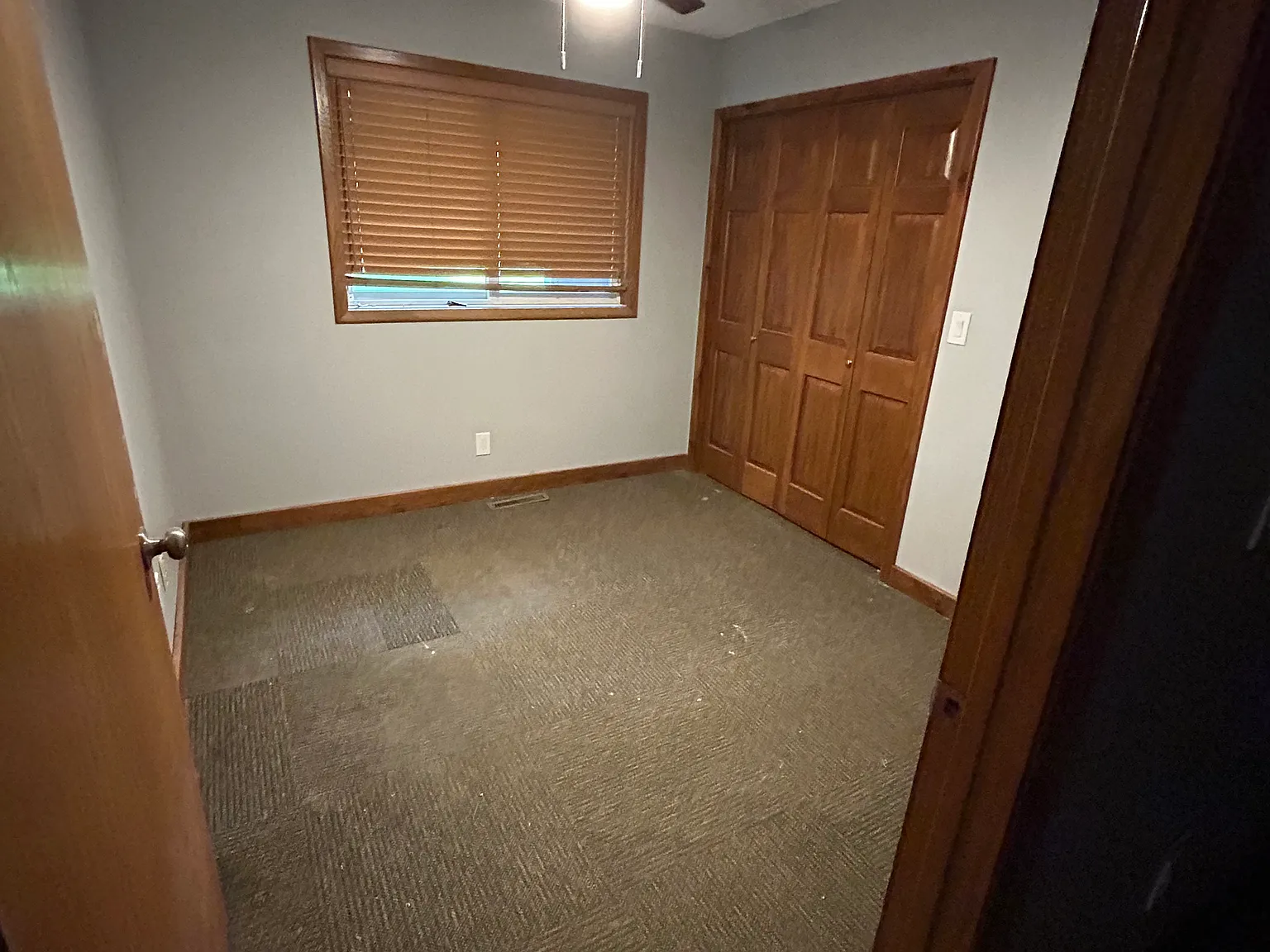 4 bed, 2000 sqft, $2,200 — Photo 2