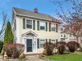 40 E Maple St, New Canaan, CT 06840