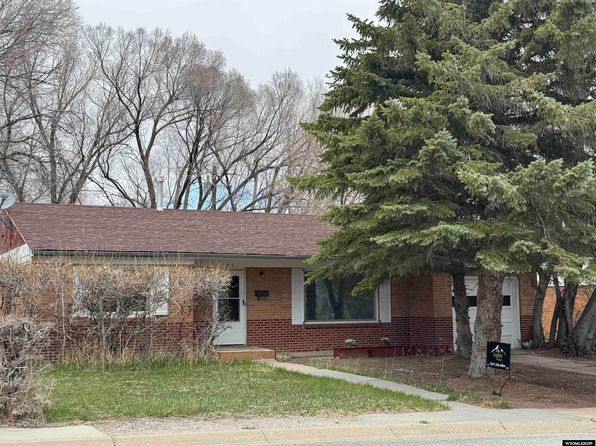 323 McMicken St, Rawlins, WY 82301