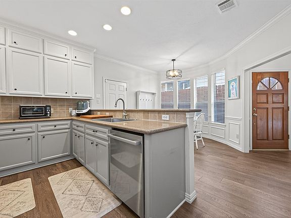 3rd image of 5011 Inker St