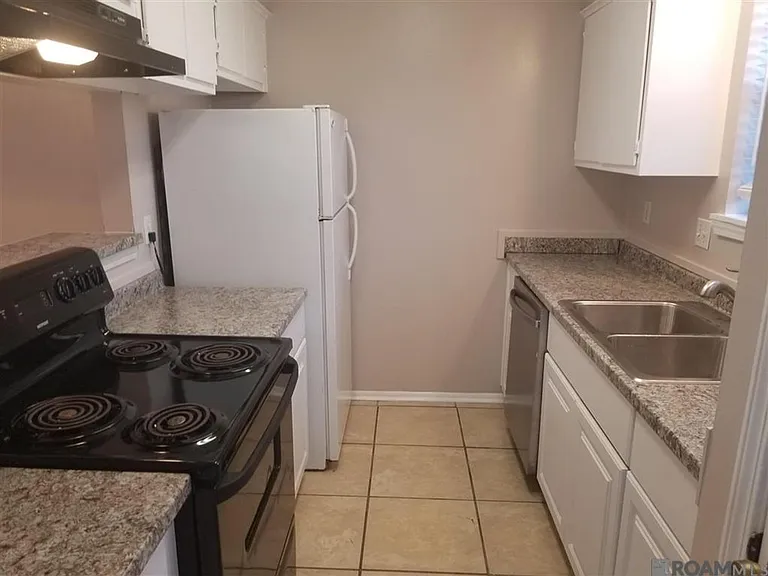 4374 Stumberg Ln — Photo 3