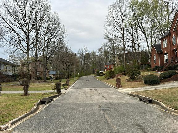 4th image of 1709 Ridgewood Rd