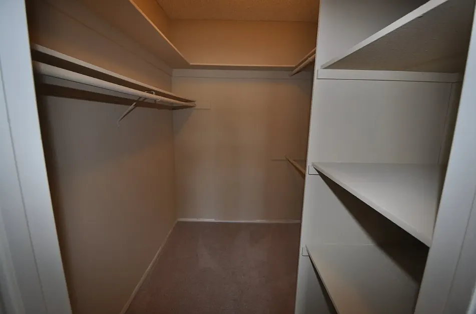 25052 Walnut St — Photo 4