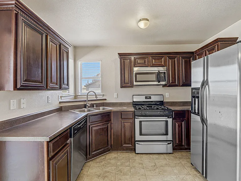 14160 Lasso Rock Dr — Photo 2