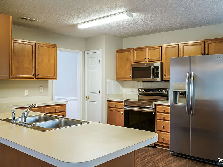 301 Tarheel Ln — Photo 3