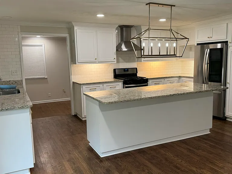 231 Candler Dr — Photo 3