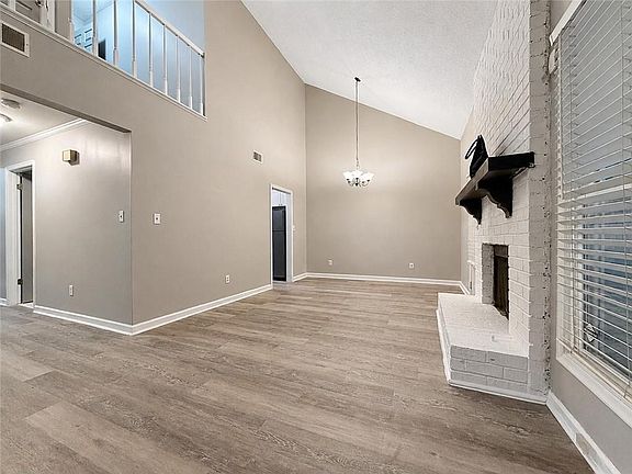 5th image of 5031 Bell Dr SE