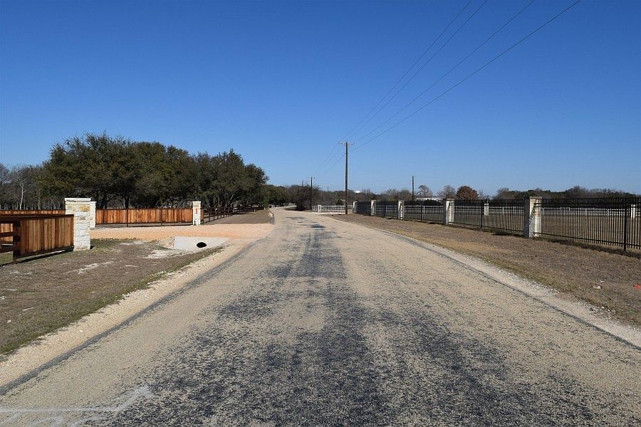 2nd image of 14019 Blackberry Rd