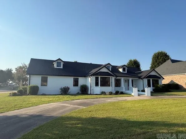 2805 Park Ridge Dr, Paragould, AR 72450