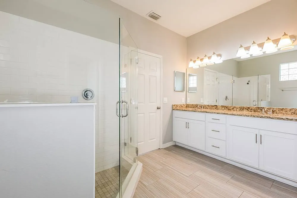 3 bed, 1805 sqft, $2,715 — Photo 2