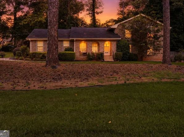 528 Old Tucker Rd, Stone Mountain, GA 30087