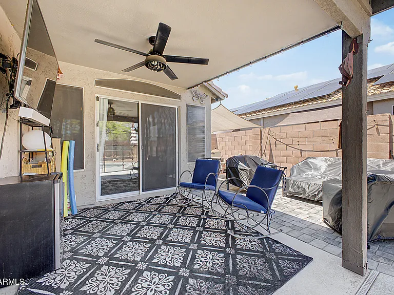 1119 E Pontiac Dr — Photo 28